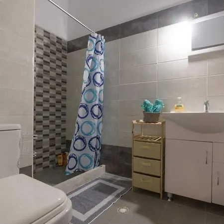 Bright Newly Renovated Apt Near Beach & Center+Ac Anemomylos Exterior photo