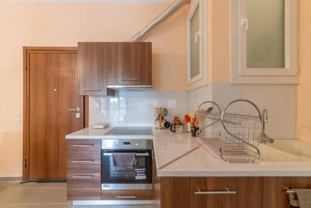 Bright Newly Renovated Near & Center+ac Apartment Anemomylos