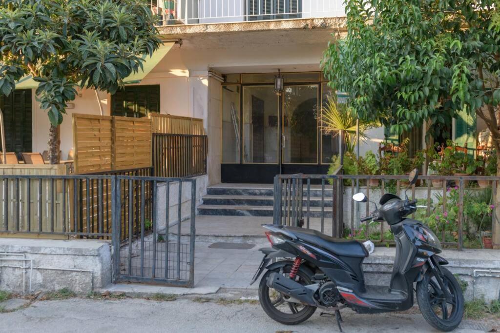 Bright Newly Renovated Near & Center+ac *