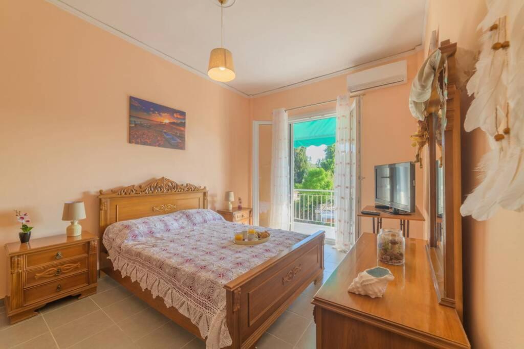 Apartment Bright Newly Renovated Near & Center+ac Anemomylos