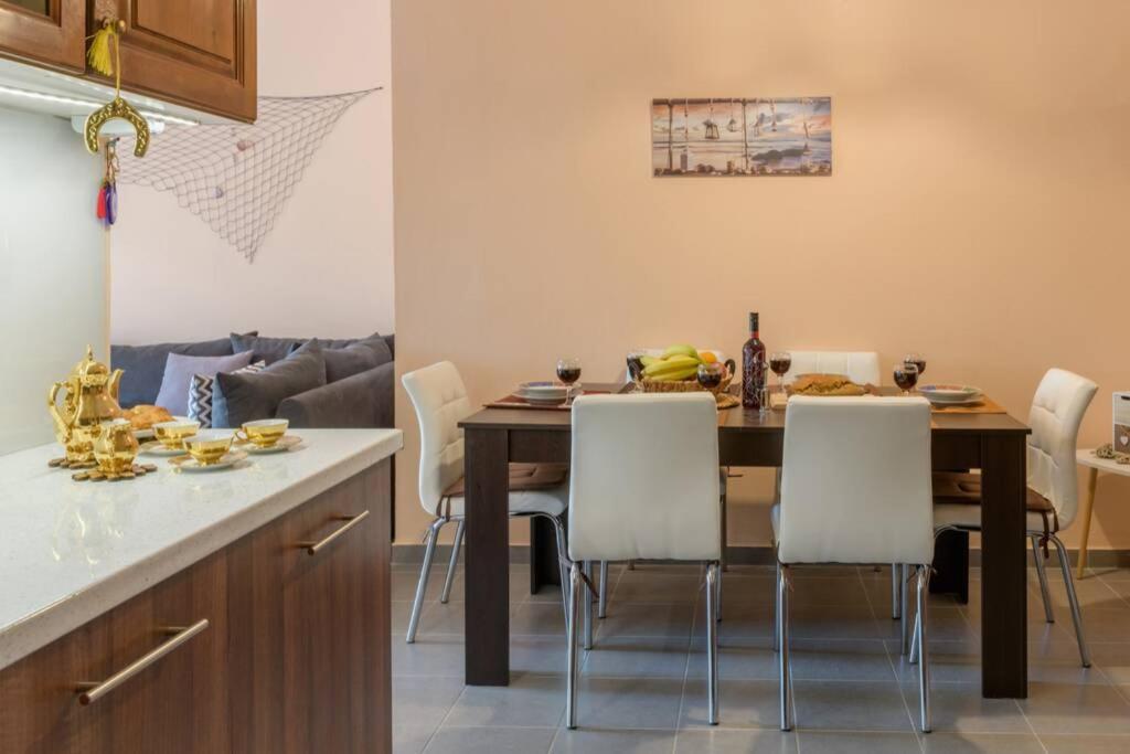 Bright Newly Renovated Near & Center+ac Apartment Anemomylos